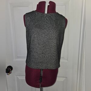 Alice + Olivia Gray Sleeveless Herringbone Business Casual Top